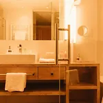Hotel Gartenhotel Linde 4 Sterne Superior Ried im Oberinntal