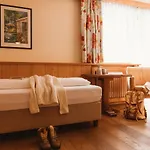 Gartenhotel Linde 4 Sterne Superior 4*