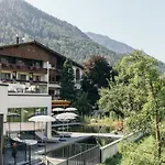 Gartenhotel Linde 4 Sterne Superior Hotel Ried im Oberinntal