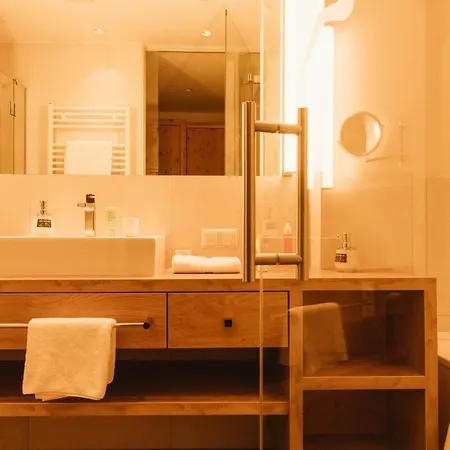 Hotel Gartenhotel Linde 4 Sterne Superior Ried im Oberinntal