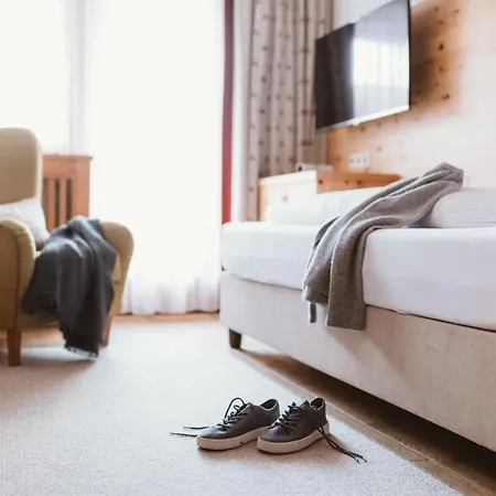 Gartenhotel Linde 4 Sterne Superior 4* Ried im Oberinntal