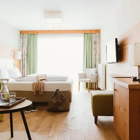 Hotel Gartenhotel Linde 4 Sterne Superior 4*