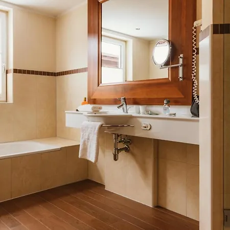 Gartenhotel Linde 4 Sterne Superior 4* Ried im Oberinntal