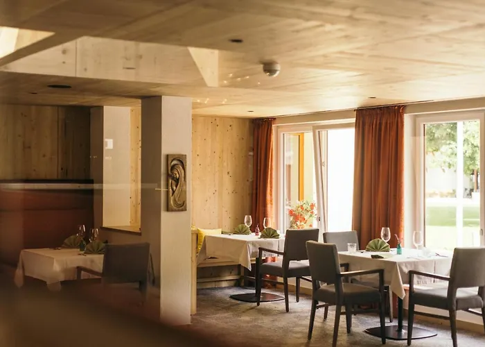 Hotel Gartenhotel Linde 4 Sterne Superior Ried im Oberinntal