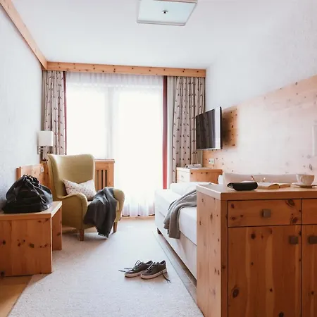 Gartenhotel Linde 4 Sterne Superior 4* 리드임오브린터