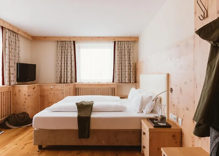 Gartenhotel Linde 4 Sterne Superior 酒店 4*