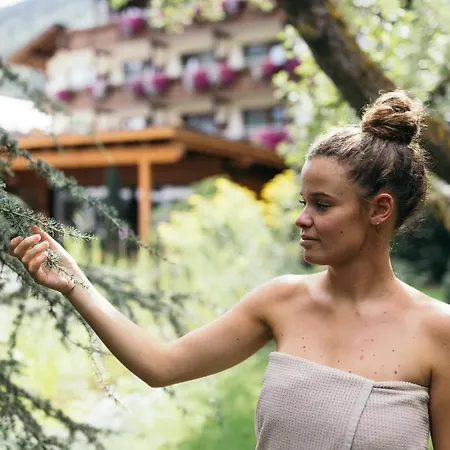 Hotel Gartenhotel Linde 4 Sterne Superior Ried im Oberinntal